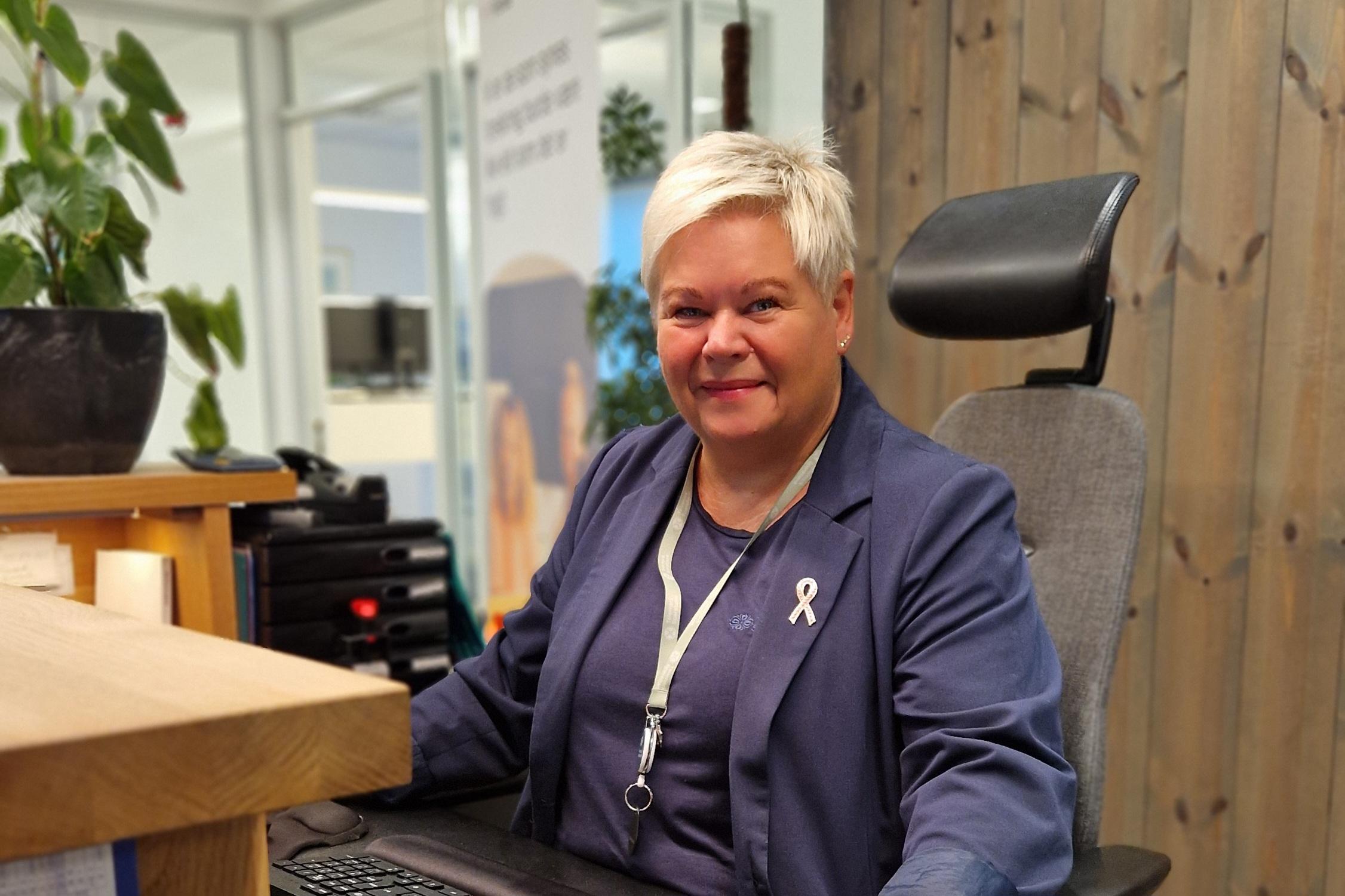 Ansatt - Ingvill i skranke